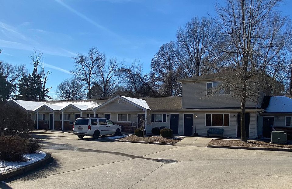 1st image of 250 S Lewis Ln