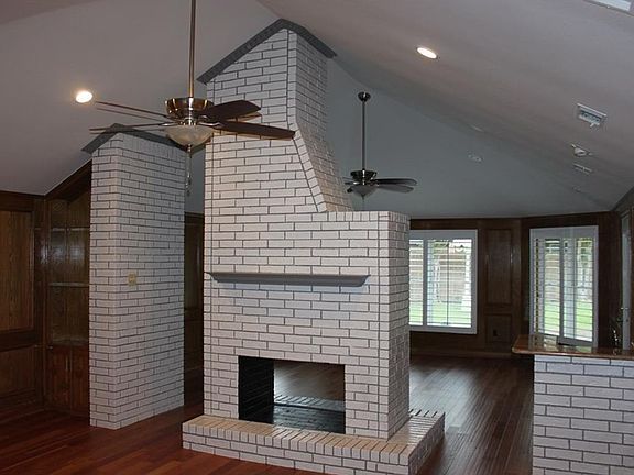 3rd image of 6520 Lake Side Cir