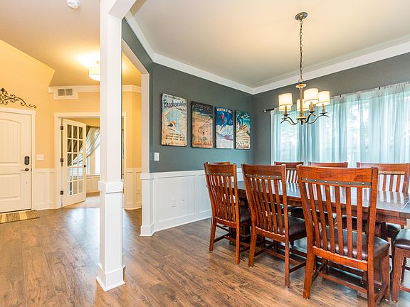3rd image of 7596 Canyon Dr