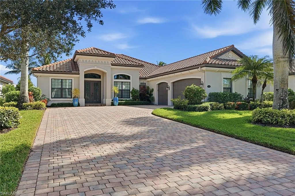 4 bed, 3.0 bath, 2818 sqft, $7,500 — Photo 1
