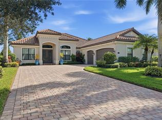 3328 Runaway Ln, Naples, FL 34114
