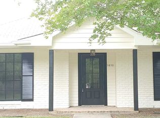 1610 Chantilly Dr, Houma, LA 70360