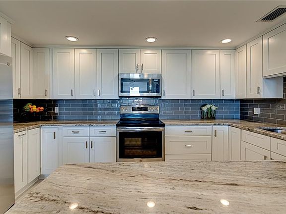 5th image of 6 Belleview Blvd APT 701