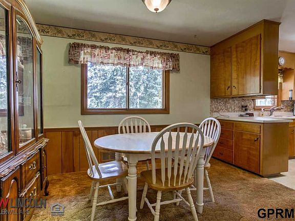 5th image of 7740 Broadview Dr