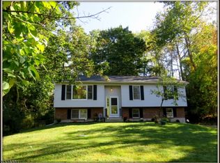 960 Cedar Dr, Newton, NJ 07860