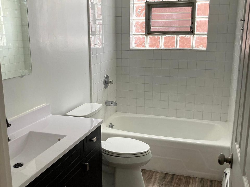 2nd image of 1440 N Arlington Heights Rd APT 1S