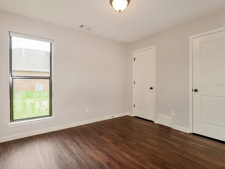 12379 Bevan Dr — Photo 13