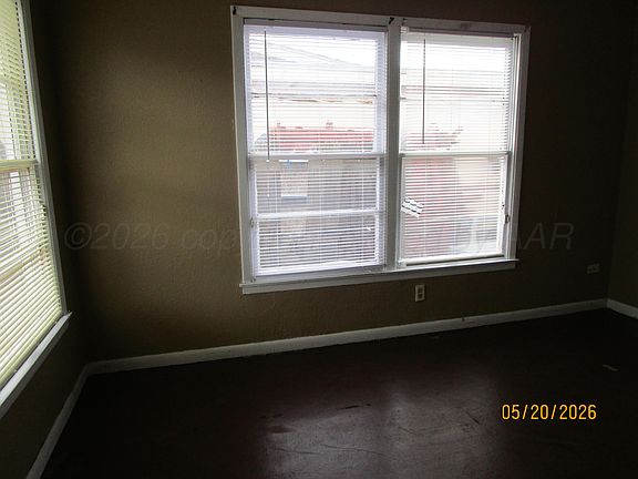 5th image of 926 West Dr