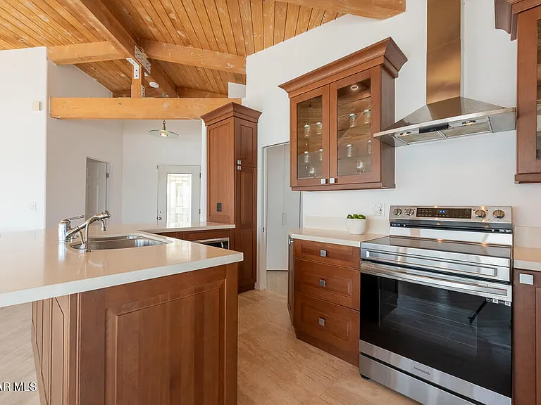 43300 E Pacific Coast Hwy — Photo 12