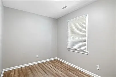 613 Grantland Dr — Photo 12
