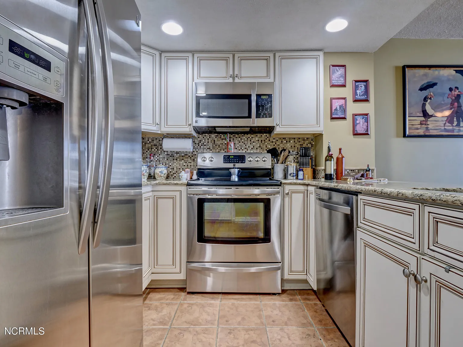 2 bed, 2.0 bath, 1010 sqft, $1,600 — Photo 3
