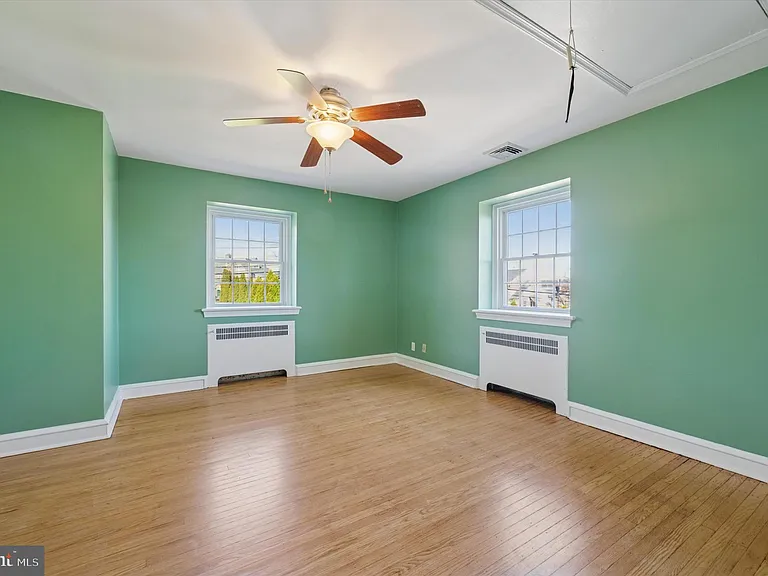 1156 Garfield Ave — Photo 16