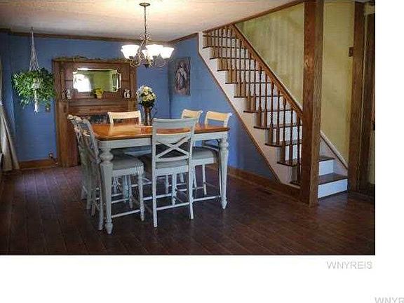 4th image of 213 Grace Ave
