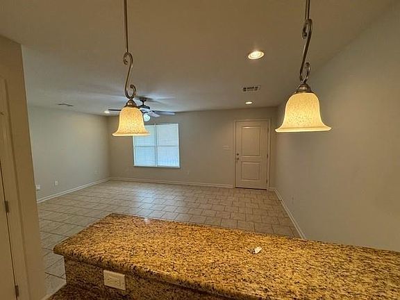 5th image of 904 Gulf Dr