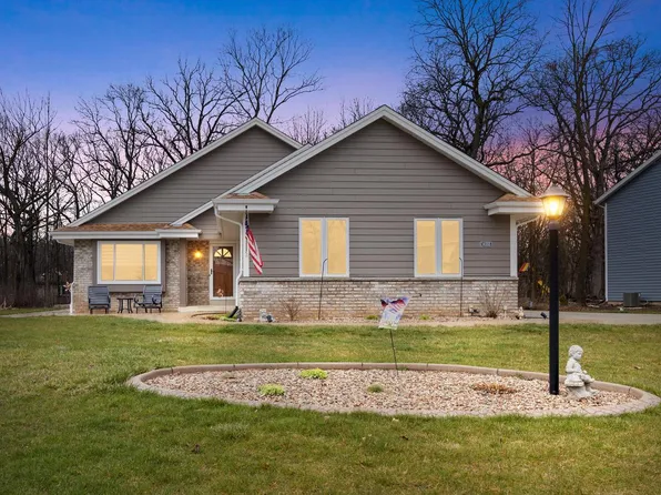 14555 West Fieldpointe DRIVE, New Berlin, WI 53151