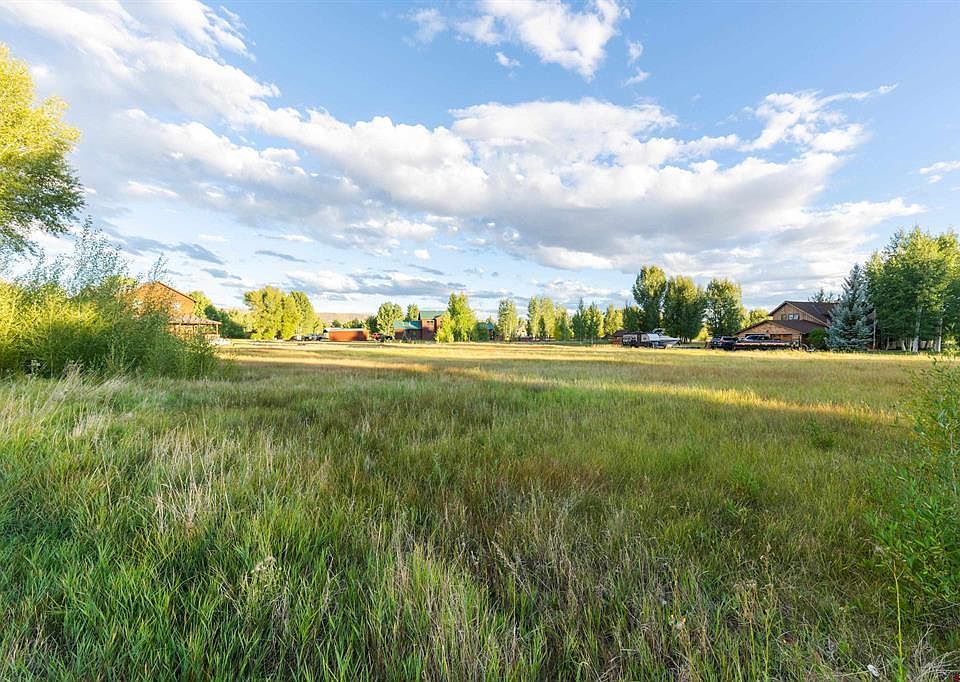 1st image of 255 Meadow Lark Trail