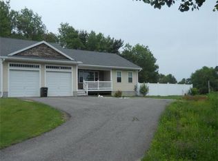 63 John St, Gardner, MA 01440