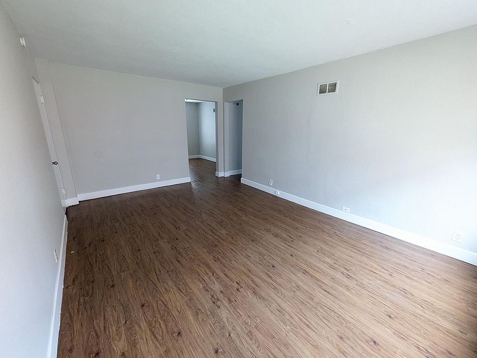 1st image of 3915 Jamieson Ave APT 1W