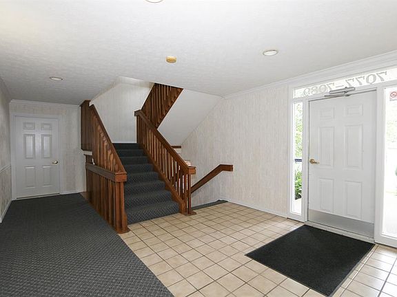 3rd image of 7081 Glen Kerry Ct #10