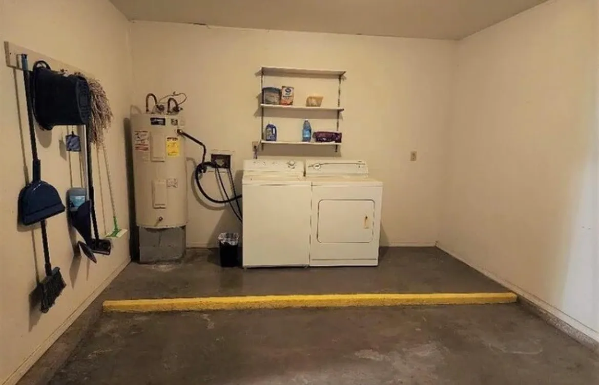 2 bed, 900 sqft, $1,600 — Photo 4