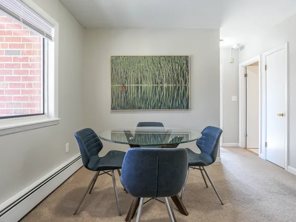 24 Lakeview Gdns #205, Natick, MA 01760