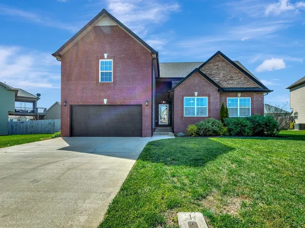 1047 Thrasher Dr, Clarksville, TN 37040