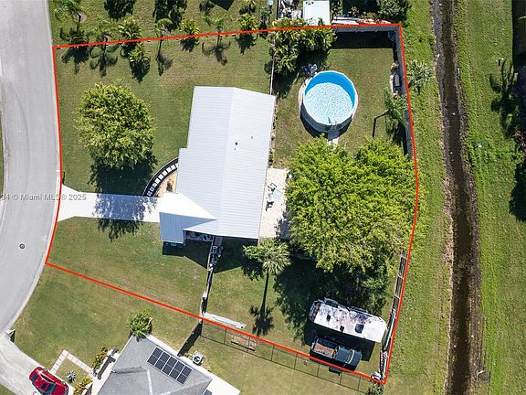 3rd image of 1634 SE Higdon Ct