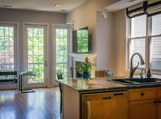 921 W Fletcher St #2, Chicago, IL 60657