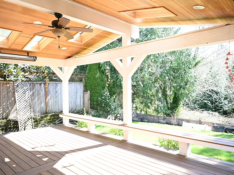 22327 SE 34th Pl — Photo 29