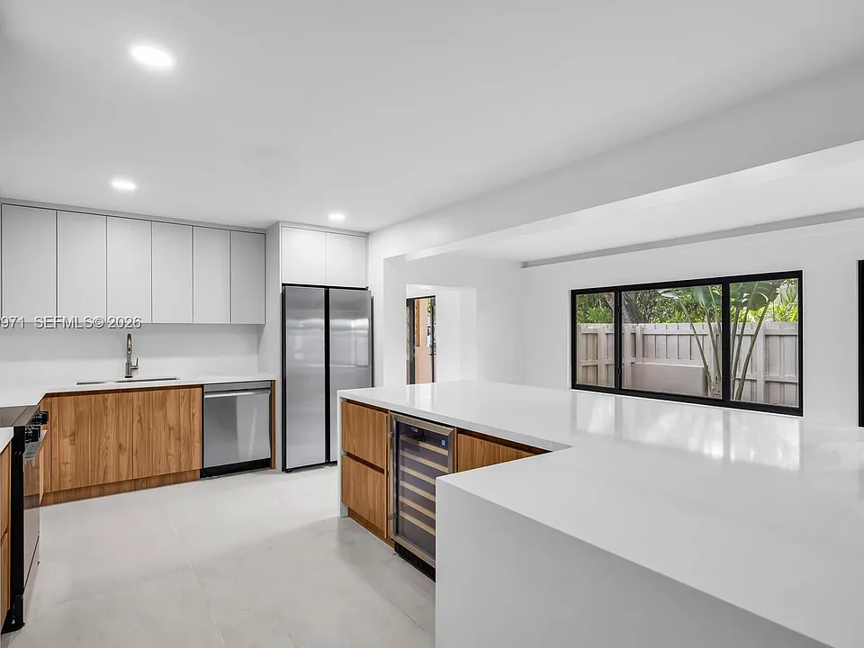220 NE 105th St