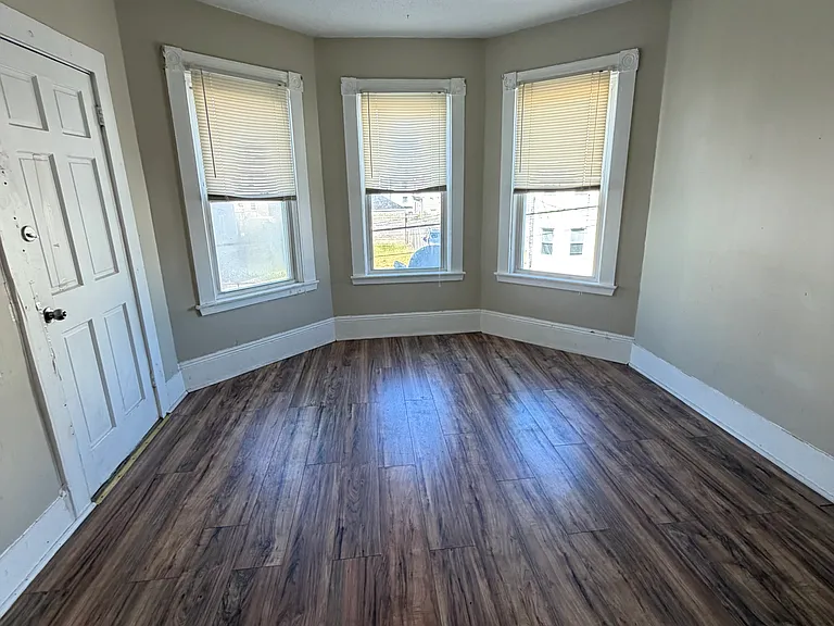 50 Ashley St #2N — Photo 3