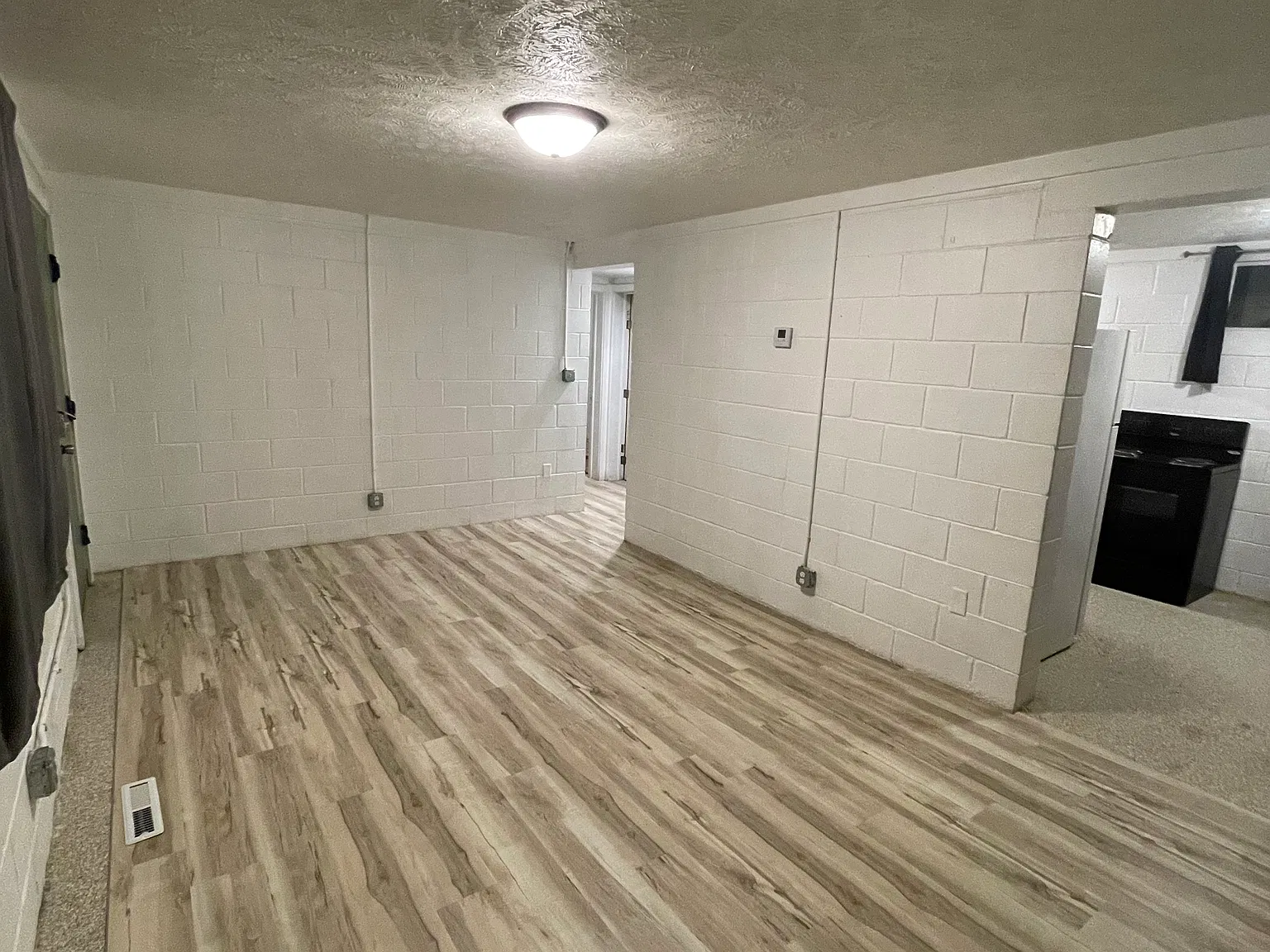 2 bed, 1200 sqft, $1,100 — Photo 3