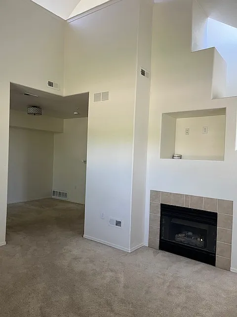 2 bed, 1250 sqft, $1,900 — Photo 2