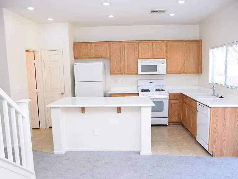 9440 Crimson Sky St — Photo 7