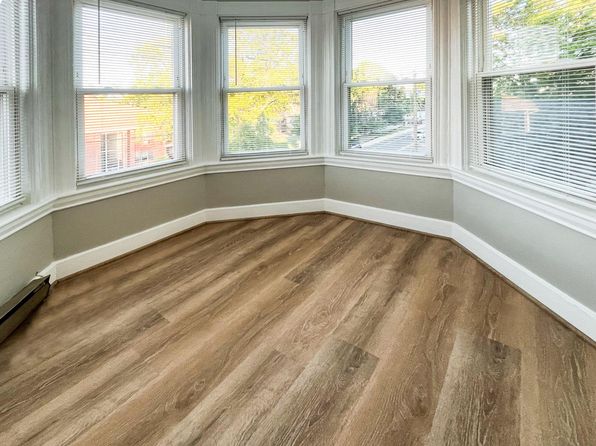 142 Pleasant St APT 3
