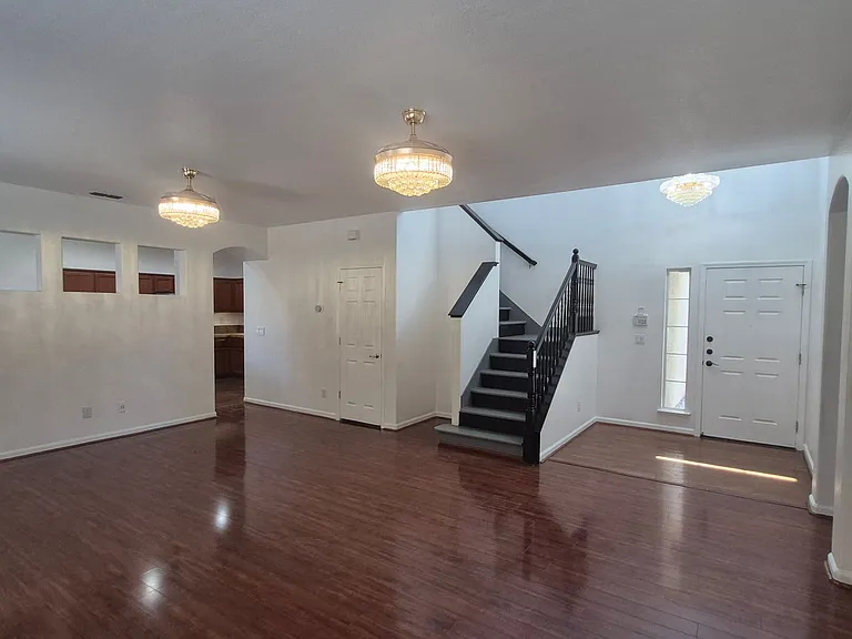 170 Bombay Cir — Photo 5