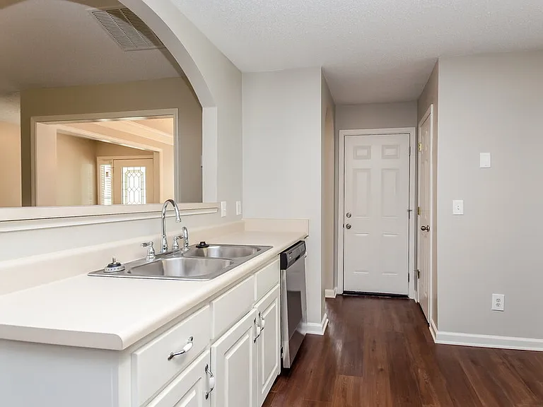 2037 Reserve Pkwy — Photo 9