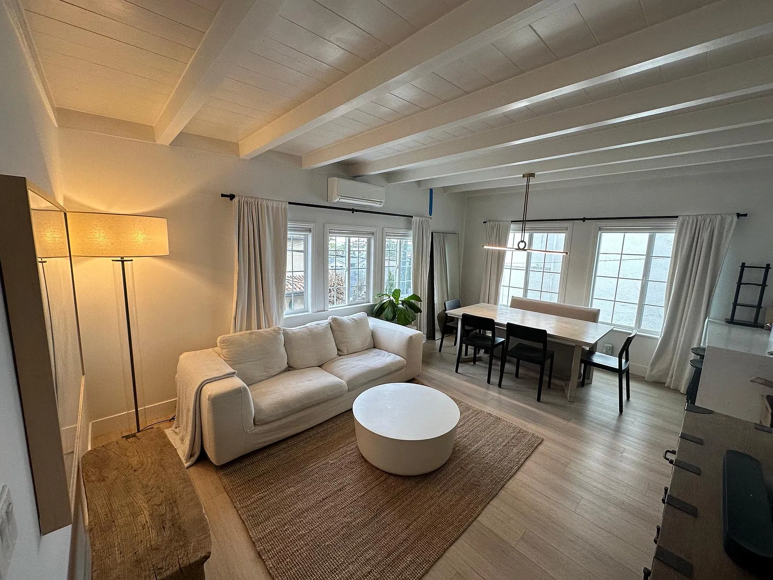 2 bed, 800 sqft, $4,895 — Photo 1