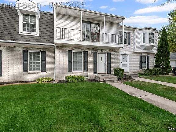 2nd image of 121 Stratford Ln