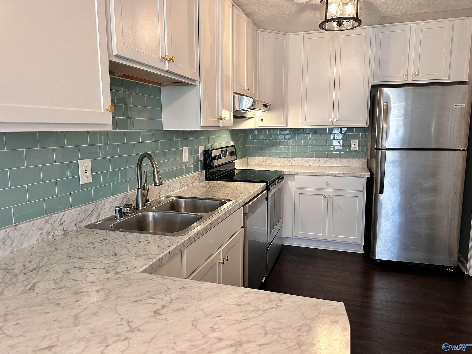 1 bed, 1.0 bath, 787 sqft, $975 — Photo 3