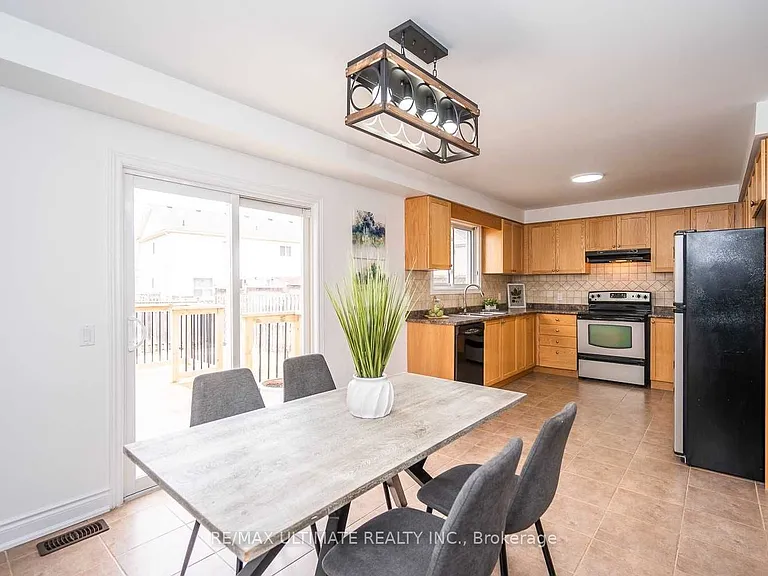 217 Marilyn St — Photo 12