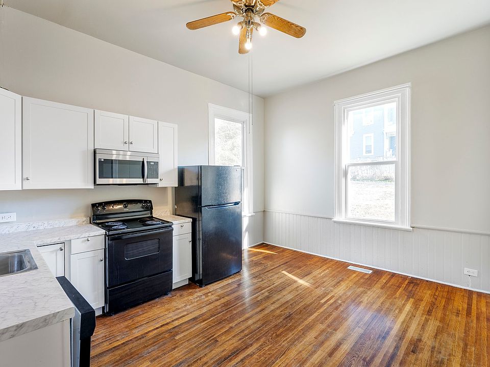 1st image of 611 7th St