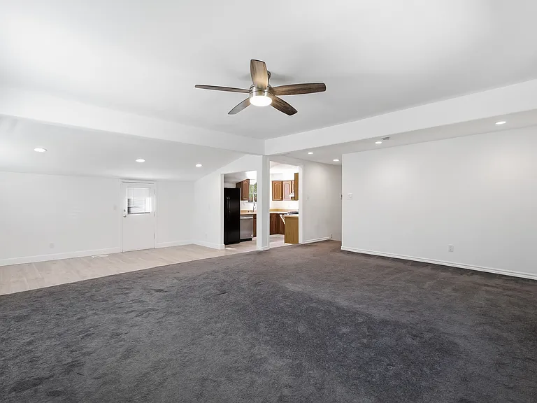 1162 Davis St — Photo 26