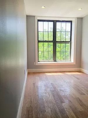 2nd image of 930 Lafayette Ave #1
