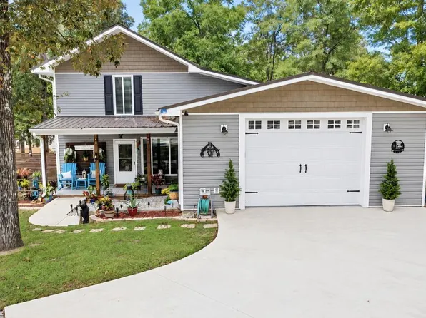 220 Arrowhead Ln, Fort Gaines, GA 39851