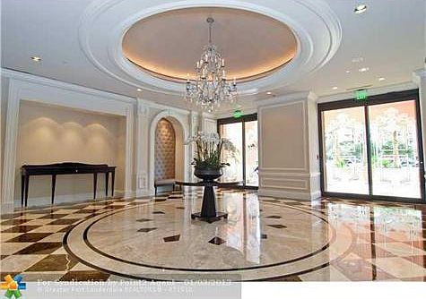 2nd image of 10 Edgewater Dr APT 3D