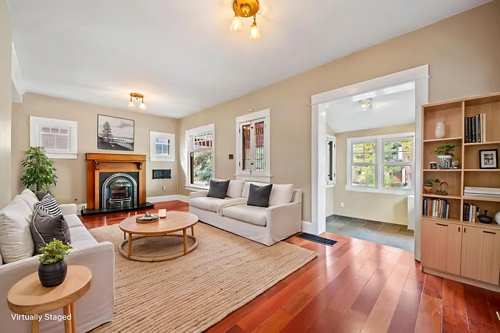 3 bed, 2.0 bath, 2019 sqft, $3,699 — Photo 3