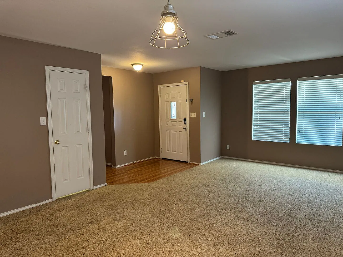 Welcome home to 25607 Crimson Beauty! — Photo 4