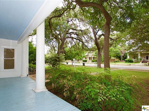 5th image of 1017 W San Antonio St
