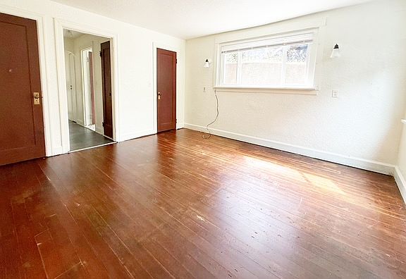5th image of 928 Pacific Ave #5